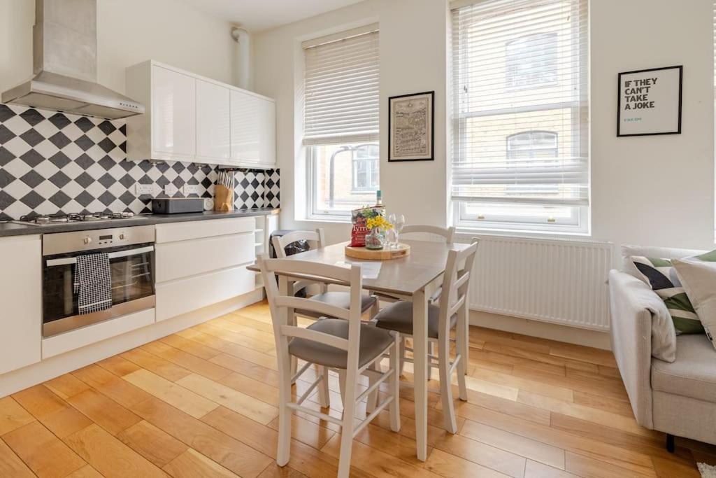 Appartement Beautiful 1 Bed Flat 2 Minute Walk To Camden Station à Londres Extérieur photo